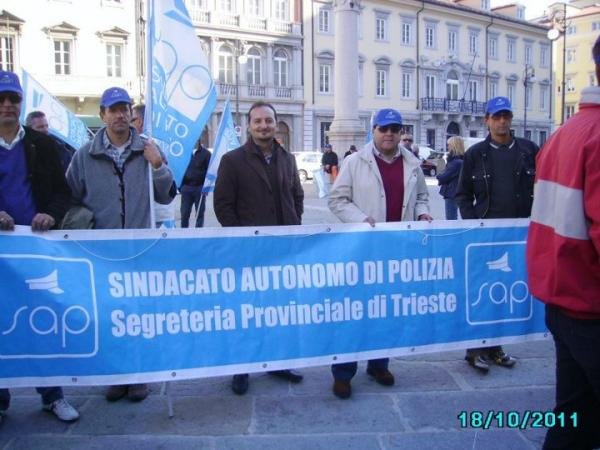 111018-Manifestazione Piazza Borsa (21)